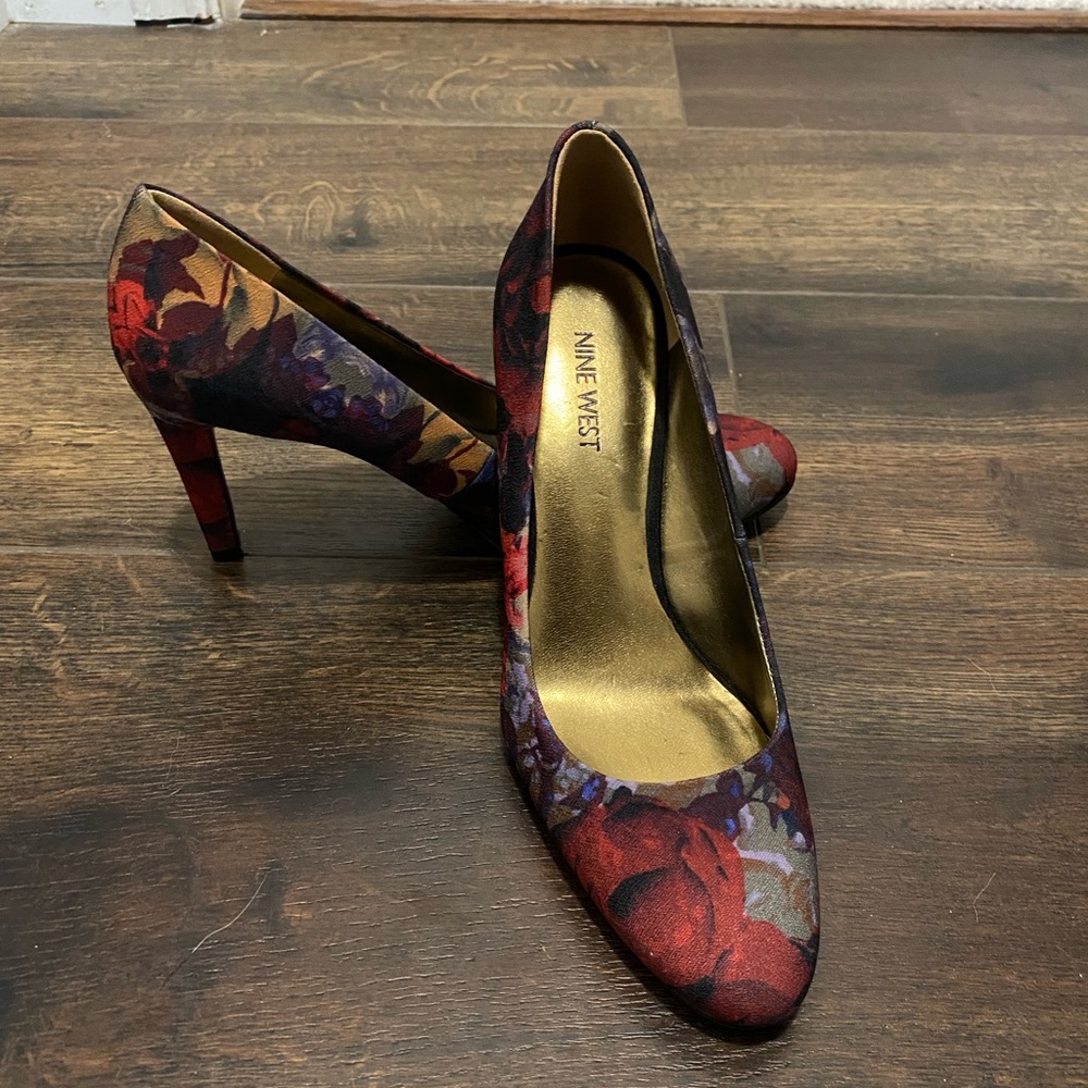 Nine West floral printed heels .
